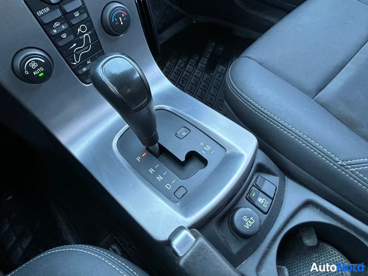Sininen Volvo S40 2004, yksityiskohta, kuva 14