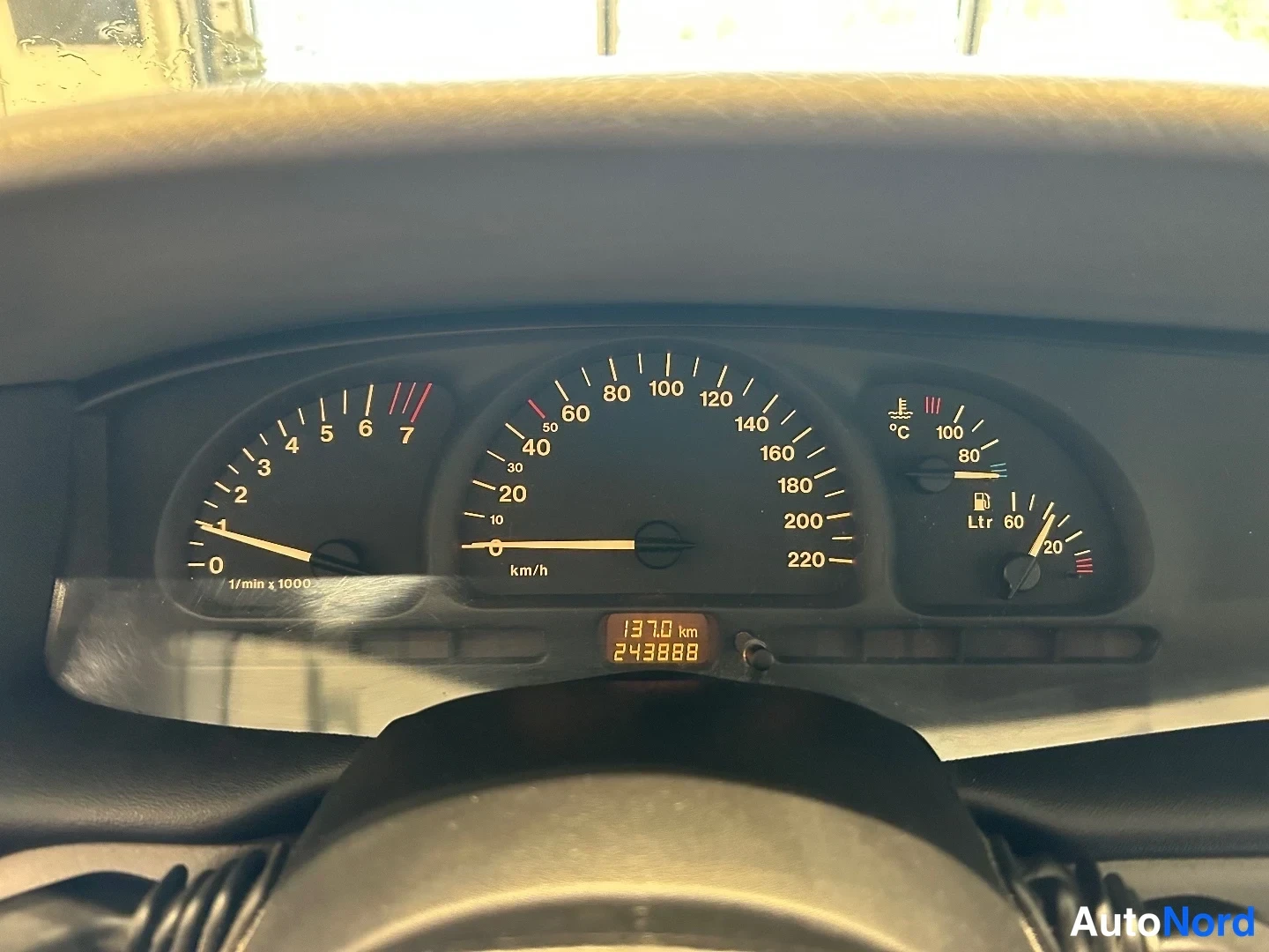 Harmaa Opel Vectra 1998, yksityiskohta, kuva 18