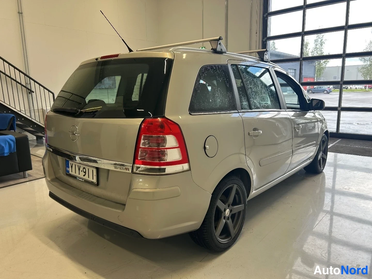 Hopea Opel Zafira 2010, takaviisto, kuva 6