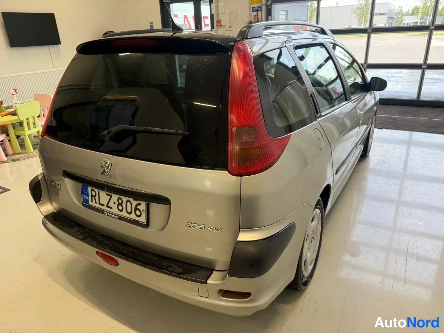 Hopea Peugeot 206 2005, takaviisto, kuva 6