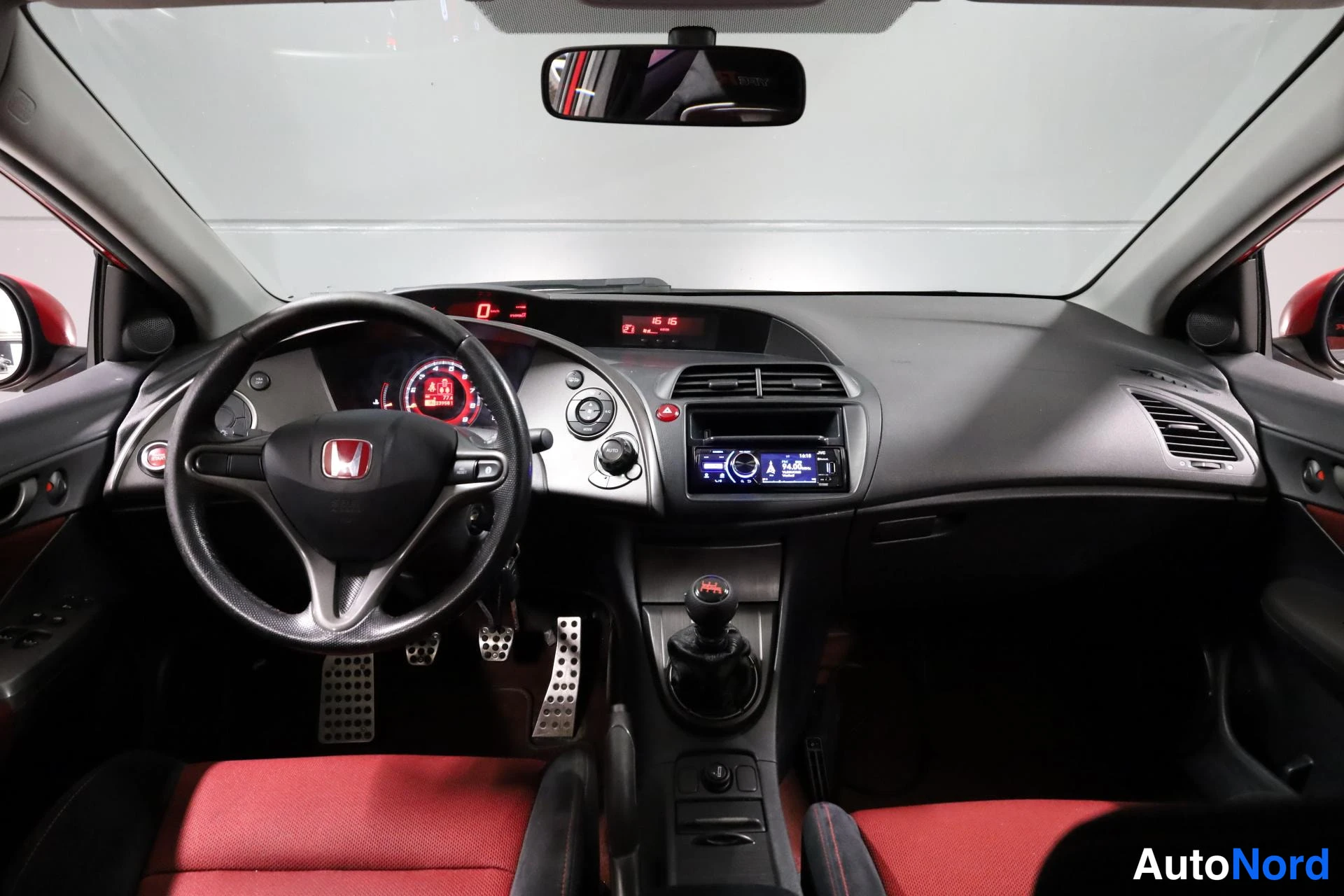 Punainen Honda Civic 2009, ohjaamo, kuva 10