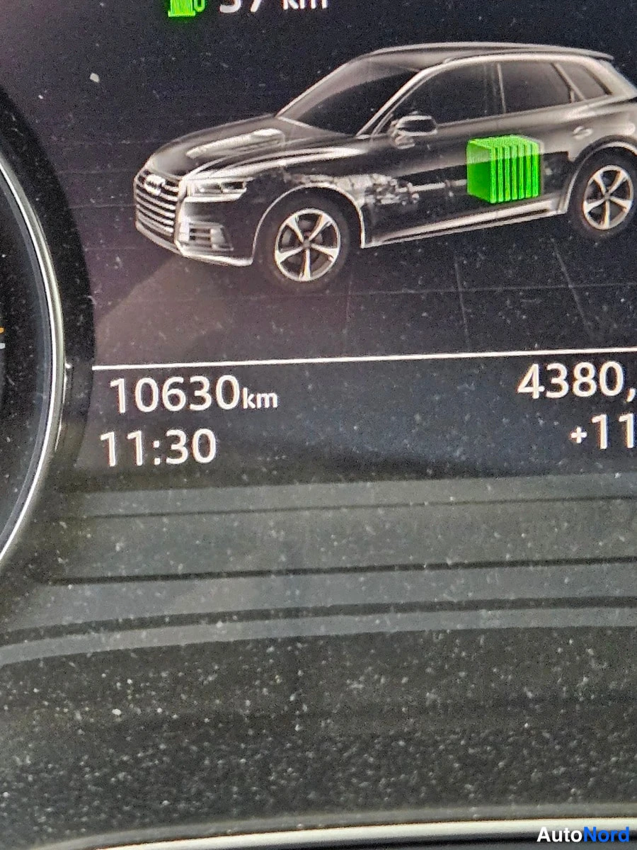 Grå Audi Q5 2020, detalj, bild 10