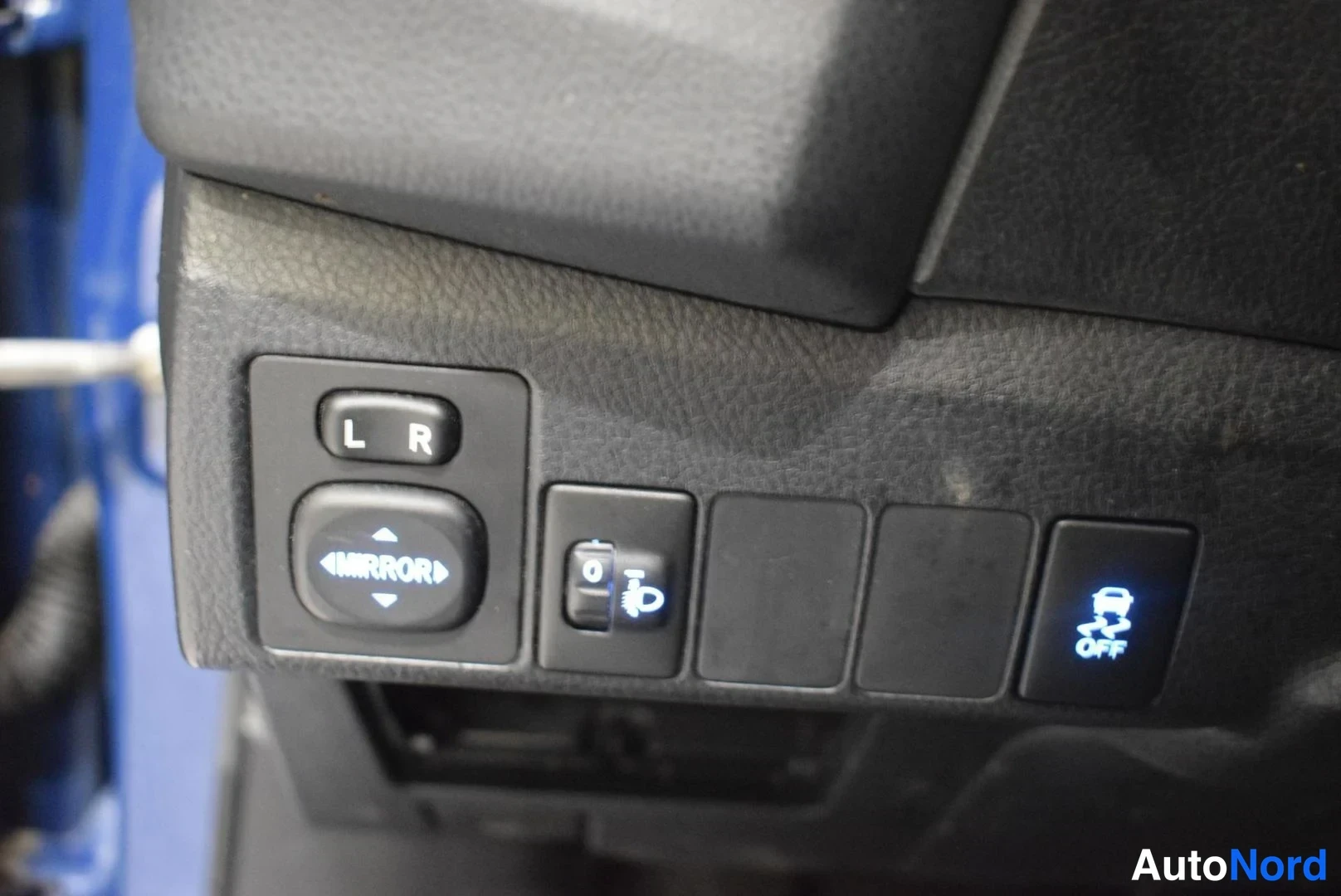 Sininen Toyota Corolla 2014, yksityiskohta, kuva 14