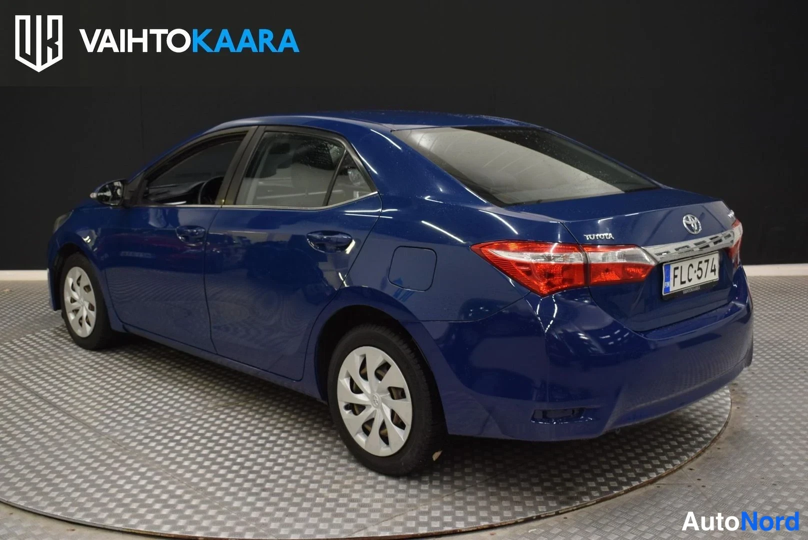 Sininen Toyota Corolla 2014, takaviisto, kuva 5