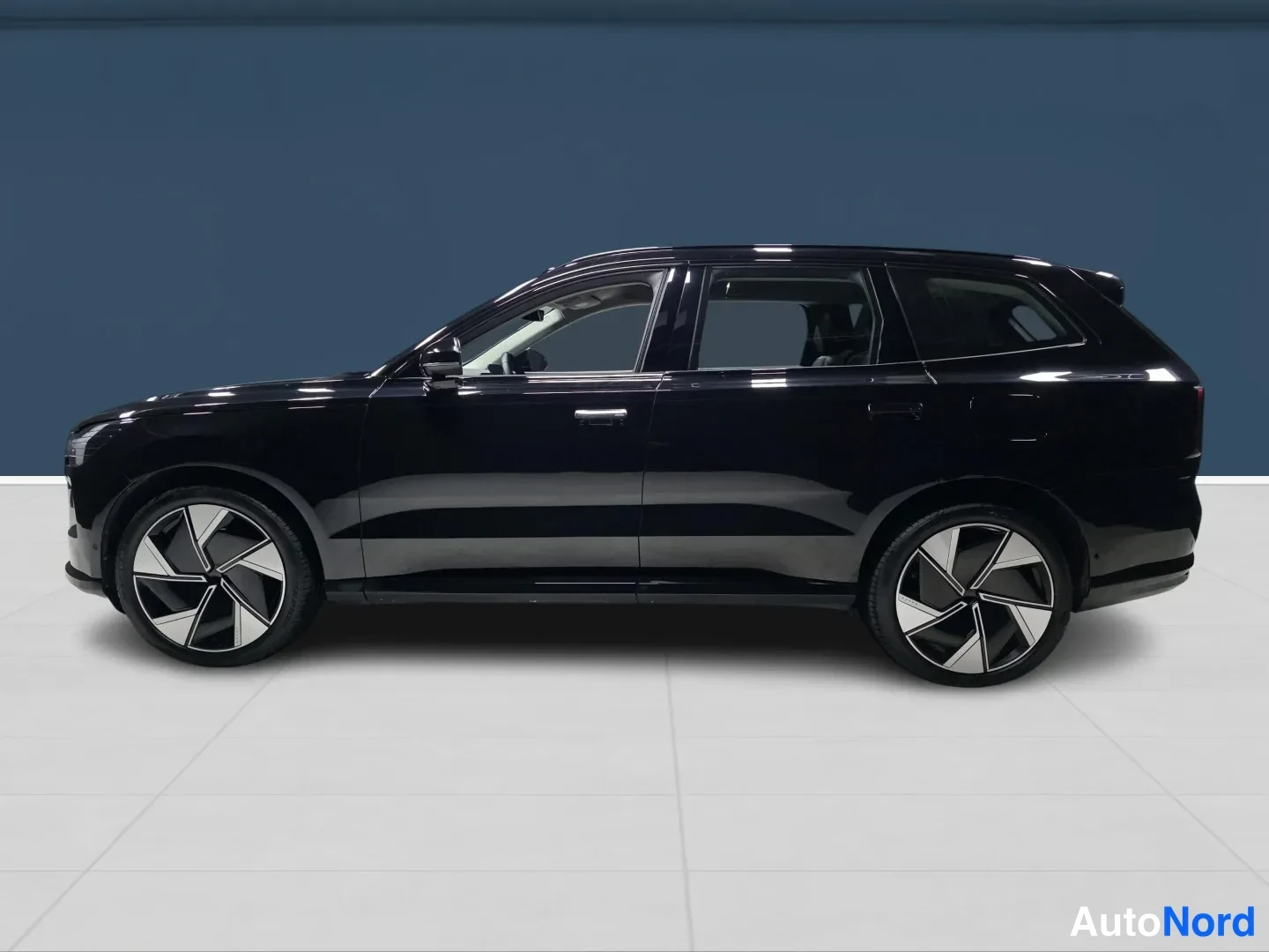 Svart Volvo EX90 2025, från sidan, bild 5
