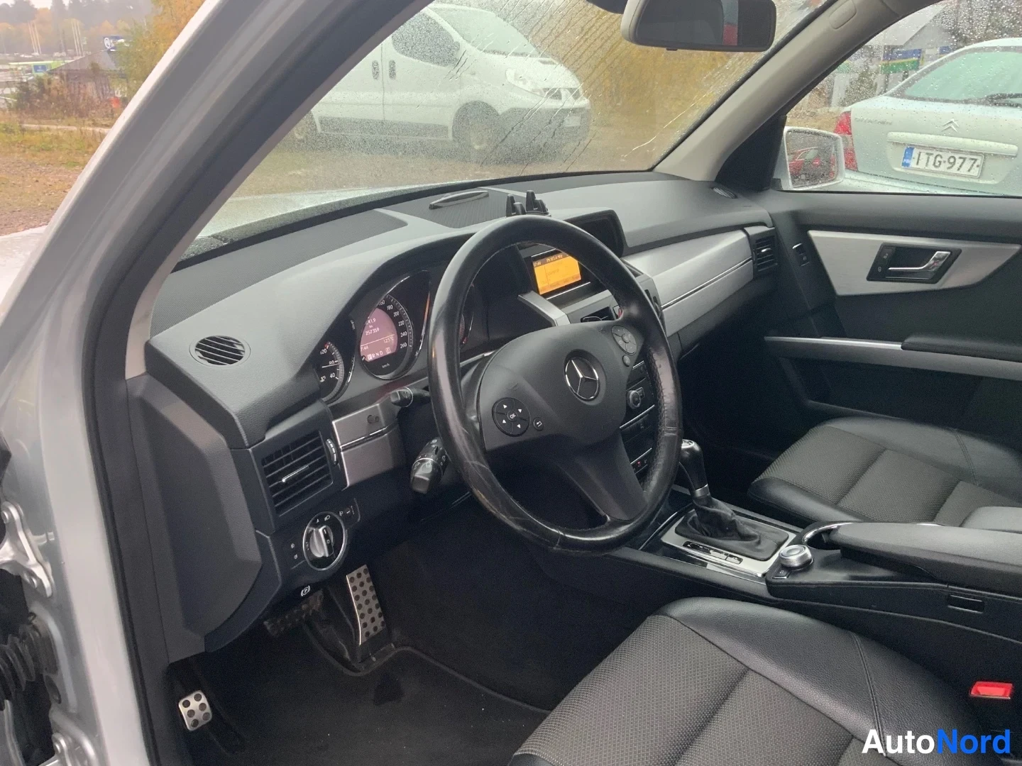 Hopea Mercedes-Benz GLK 220 CDI 4MATIC 2011, ohjaamo, kuva 8