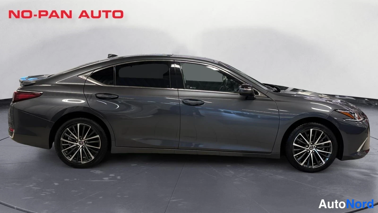 Harmaa Lexus ES 300h 2024, sivulta, kuva 6