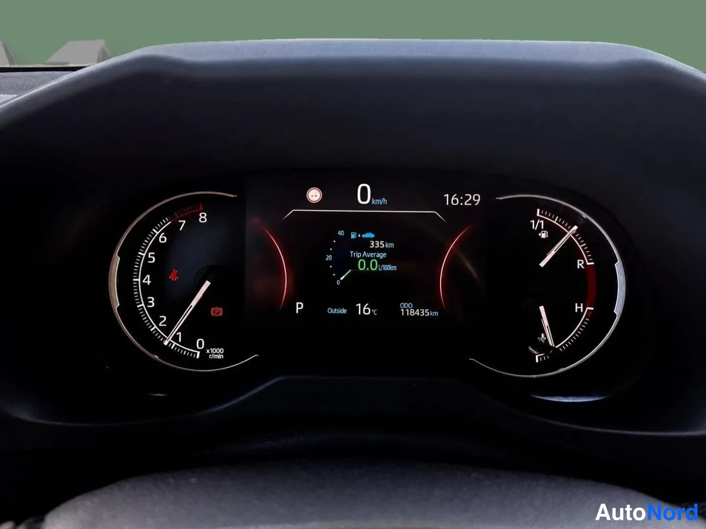 Grå Toyota RAV4 2020, detalj, bild 14