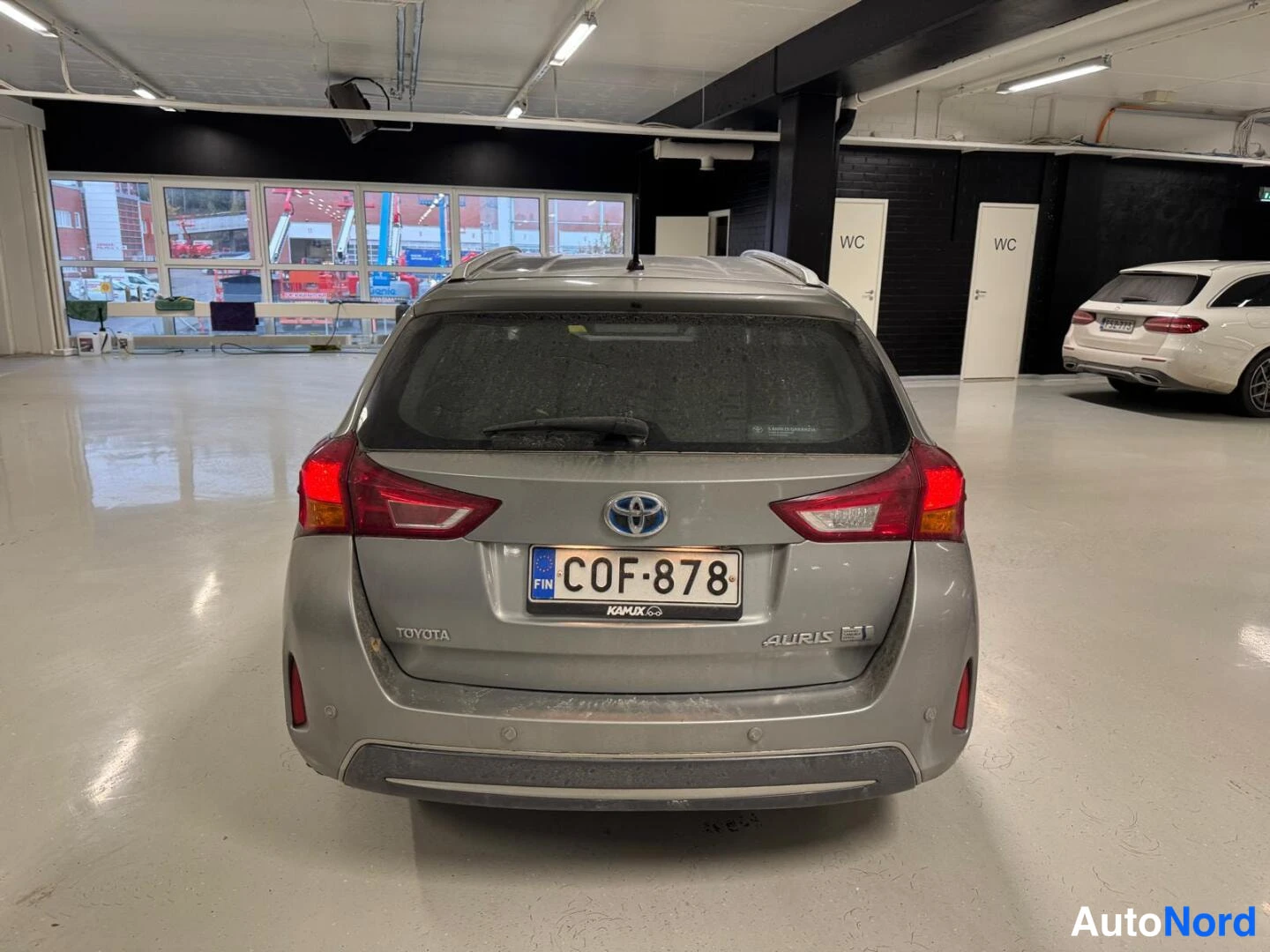 Harmaa Toyota Auris 2014, takaa, kuva 9