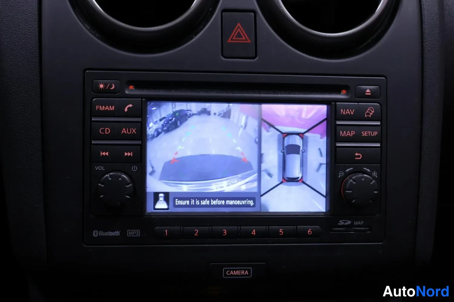 Valkoinen Nissan Qashqai 2013, yksityiskohta, kuva 18