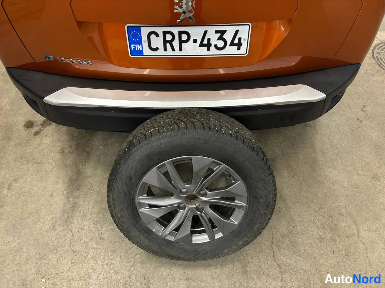 Oranssi Peugeot E-2008 2023, takaa, kuva 9