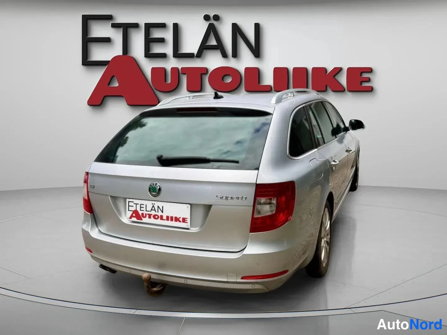 Hopea Skoda Superb 2013, takaviisto, kuva 4