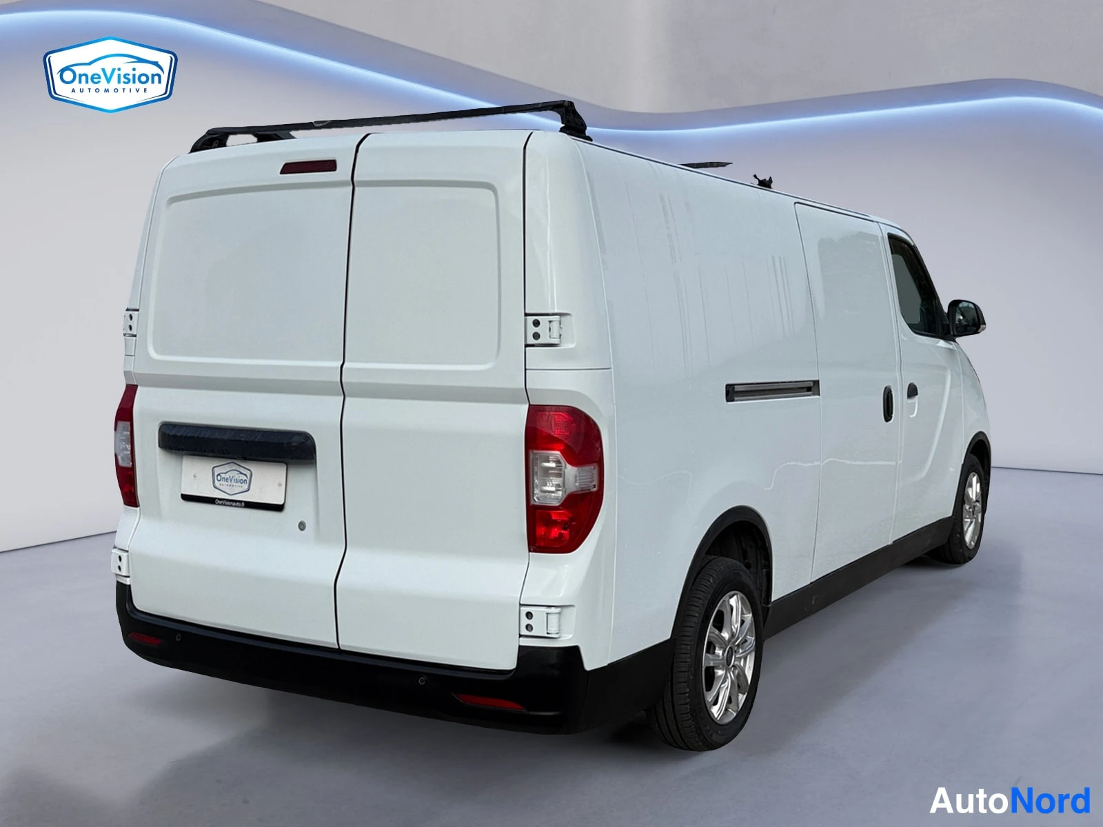 Valkoinen Maxus e-Deliver 3 2022, takaviisto, kuva 7
