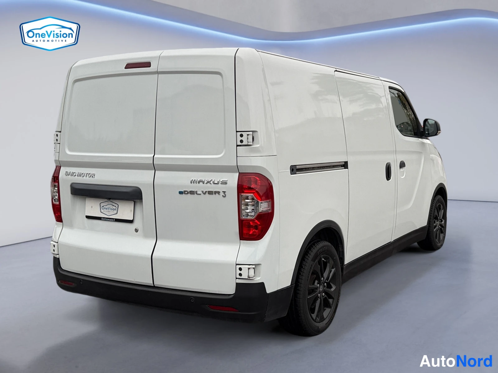 Valkoinen Maxus e-Deliver 3 2022, takaviisto, kuva 6