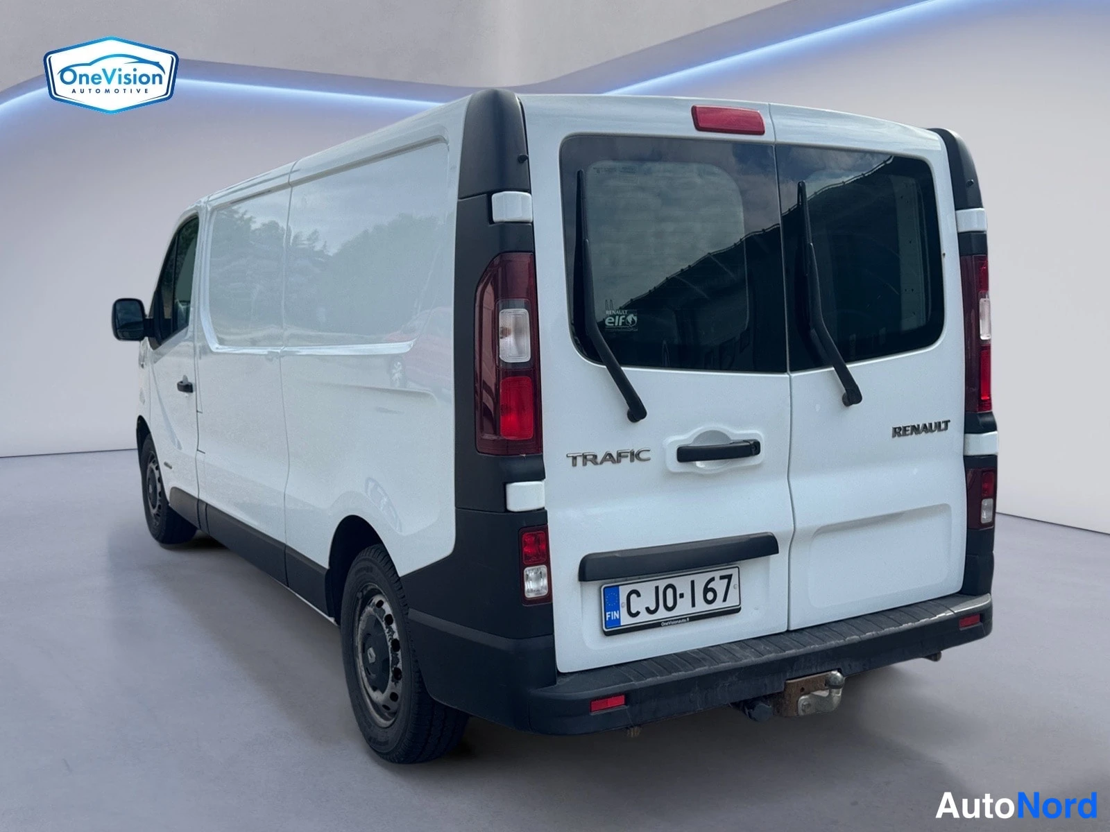 Valkoinen Renault Trafic 2015, takaviisto, kuva 6