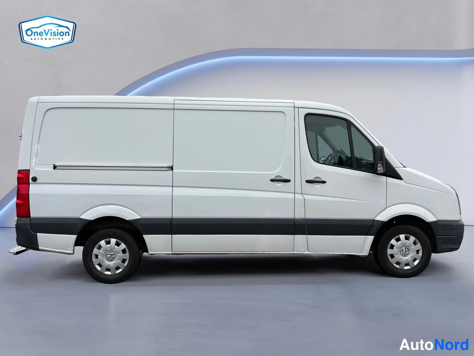 Valkoinen Volkswagen Crafter 2015, sivulta, kuva 4