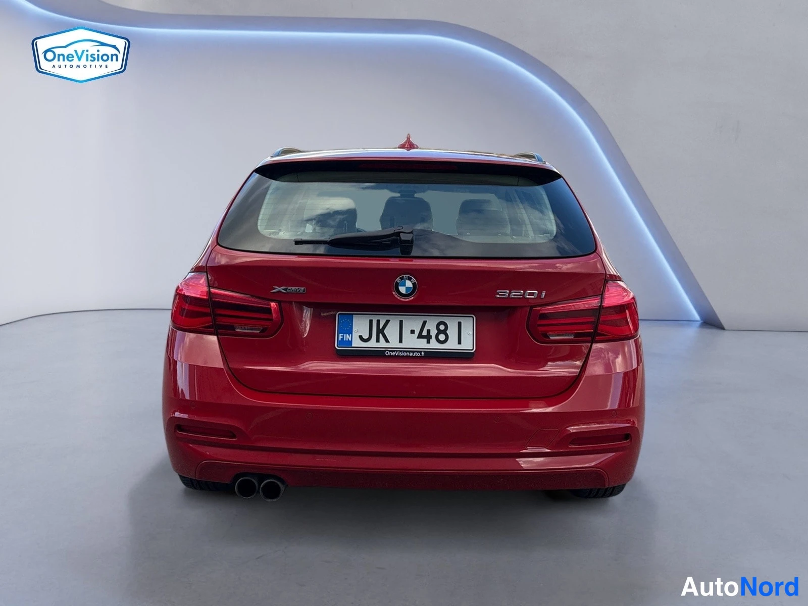 Punainen BMW 320i xDrive 2017, takaa, kuva 8