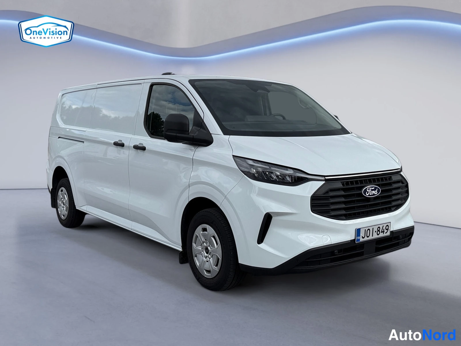 Valkoinen Ford Transit Custom 2026, etuviisto, keula oikealle, kuva 2