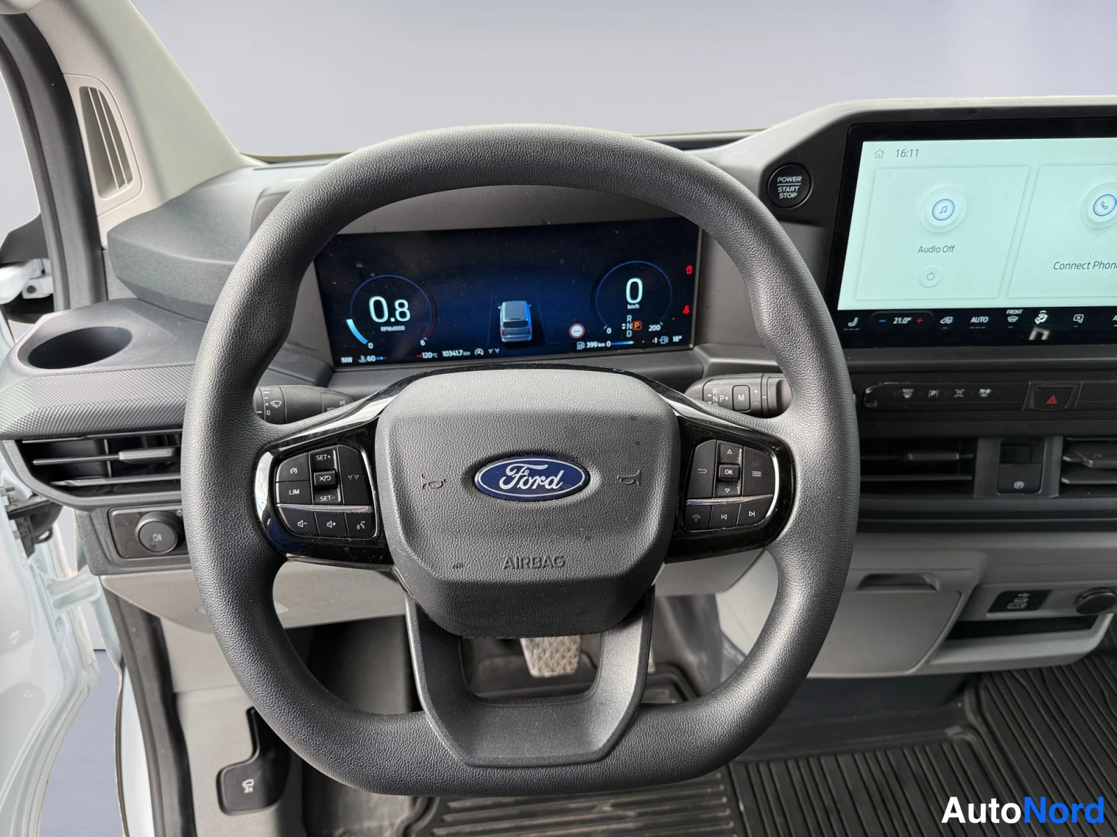 Valkoinen Ford Transit Custom 2026, ohjaamo, kuva 9