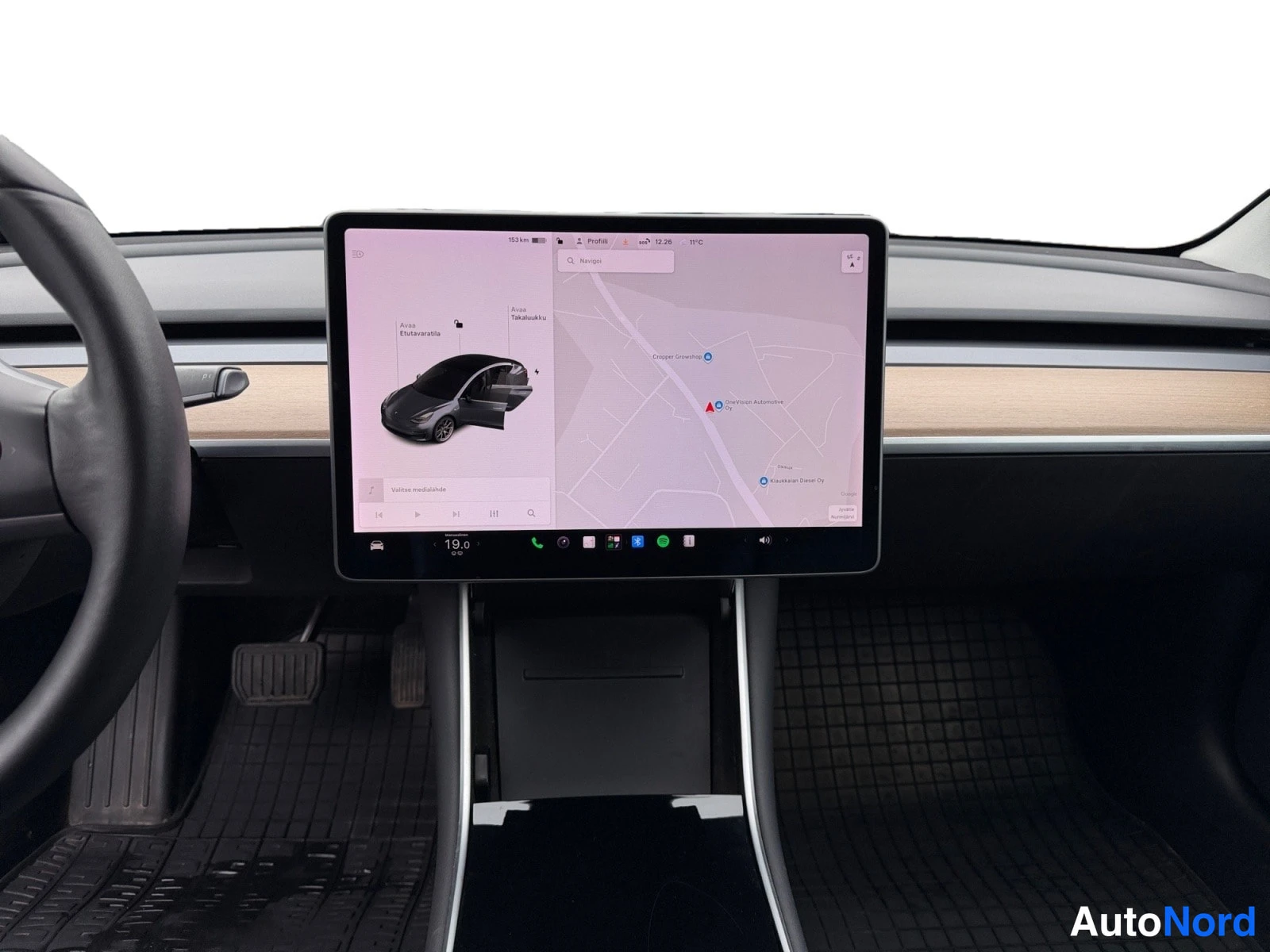 Harmaa Tesla Model 3 2019, ohjaamo, kuva 11
