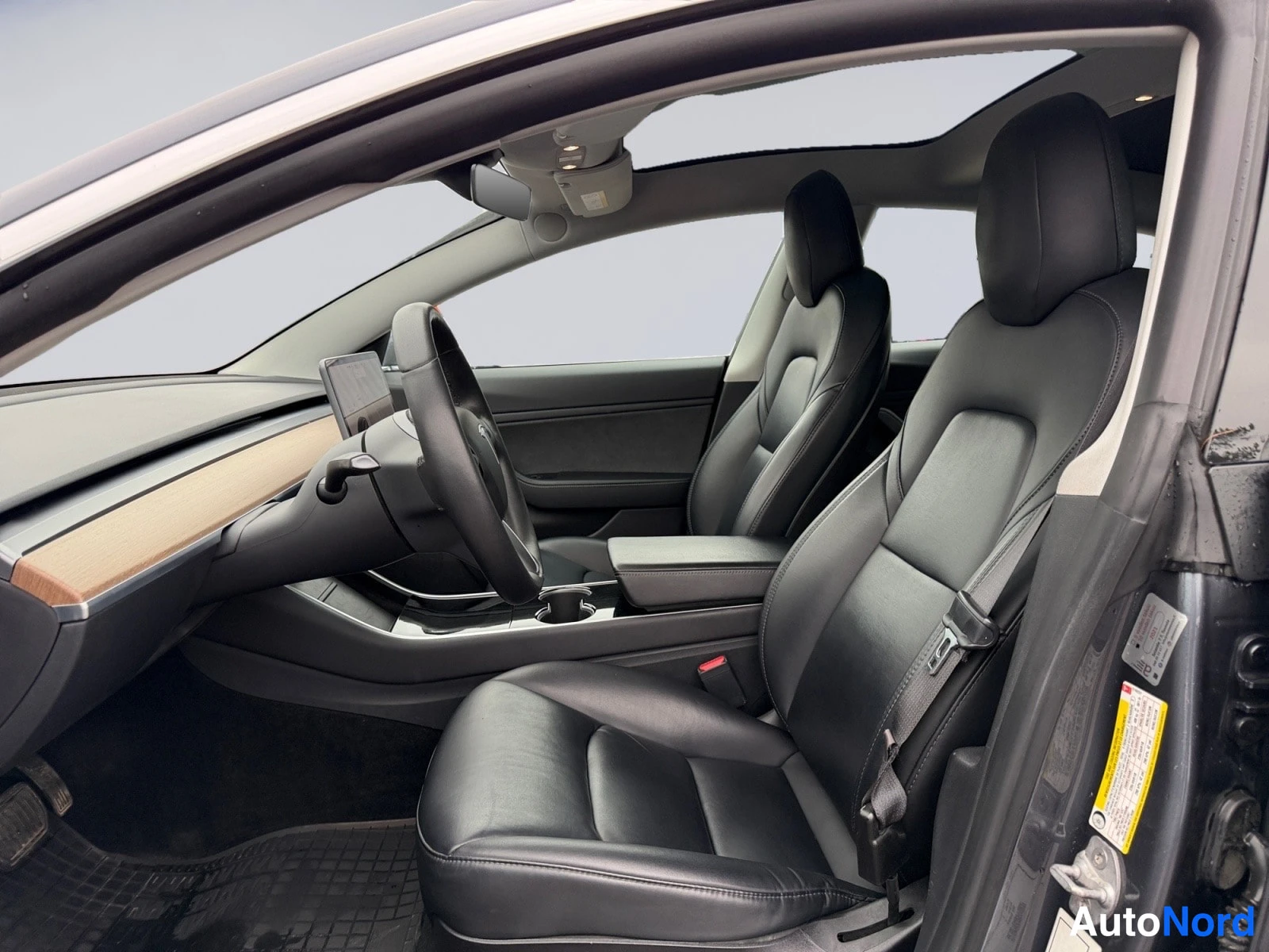 Harmaa Tesla Model 3 2019, ohjaamo, kuva 12