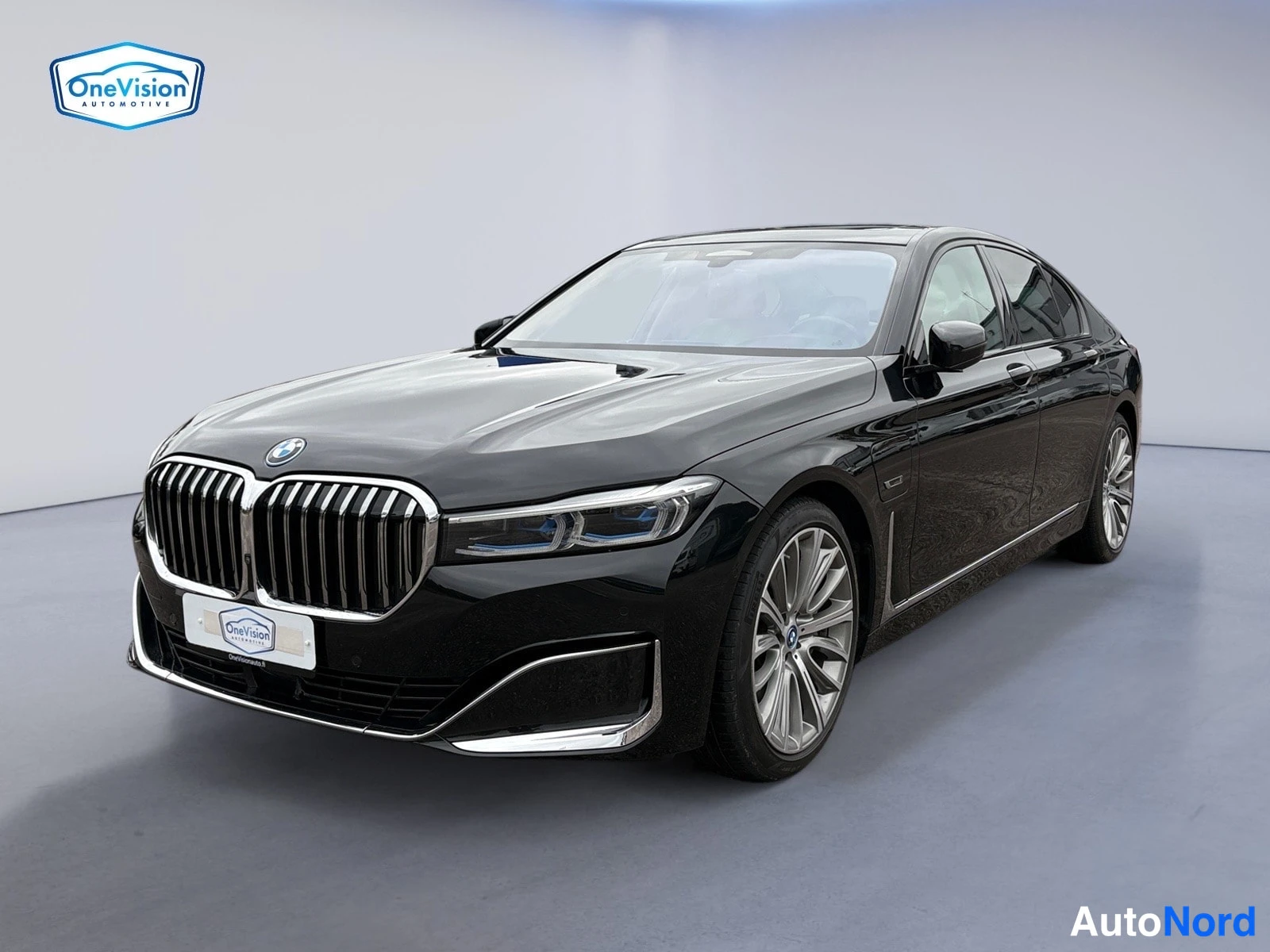 BMW 745 2022