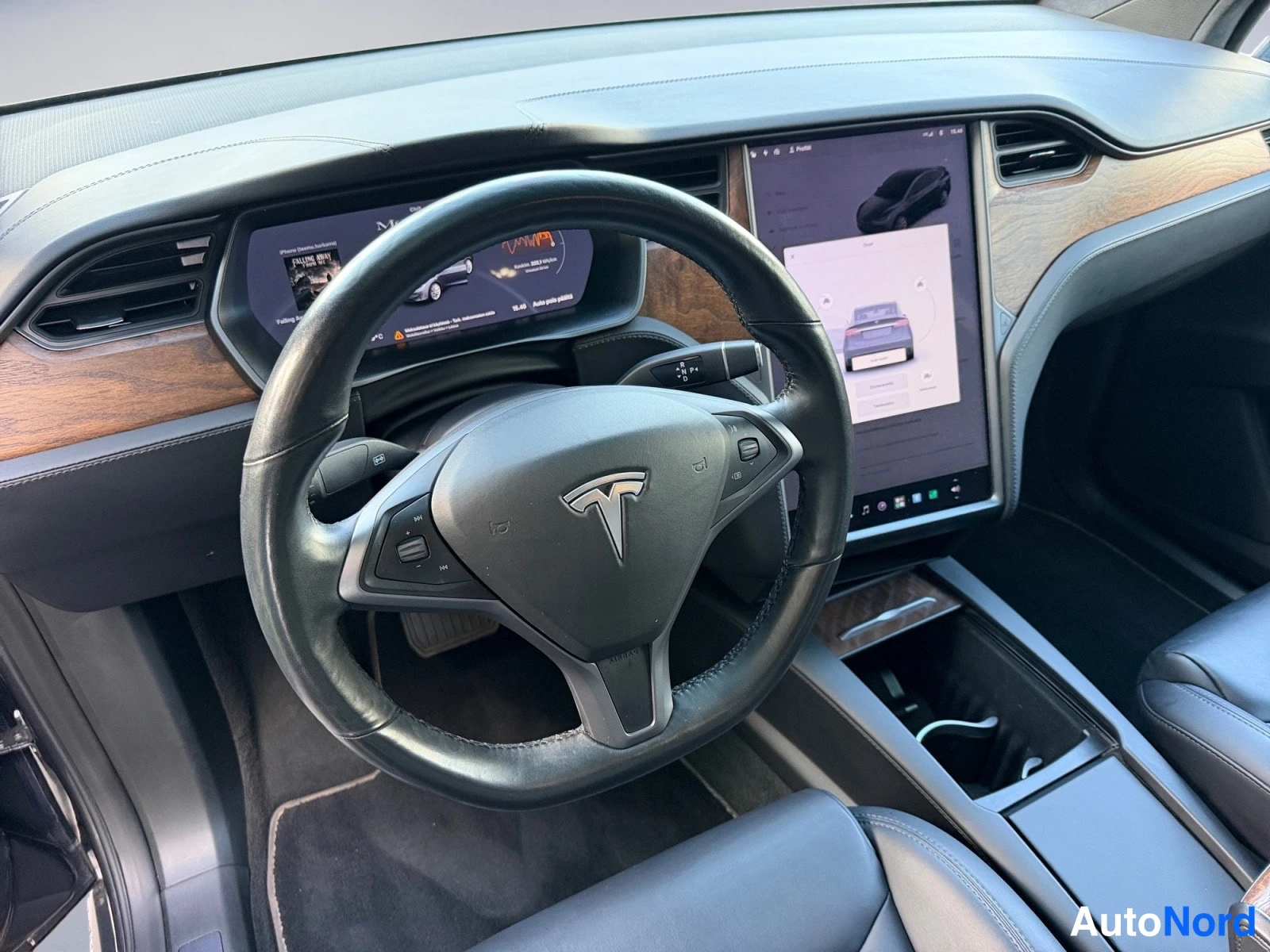 Harmaa Tesla Model X 2021, ohjaamo, kuva 11