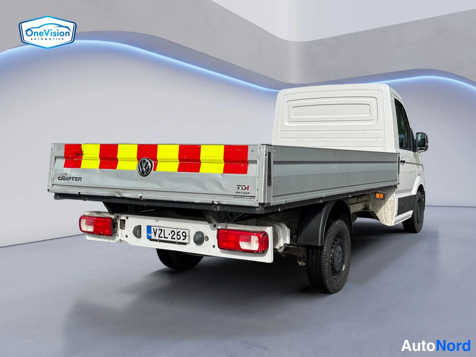 Valkoinen Volkswagen Crafter 2018, takaviisto, kuva 7