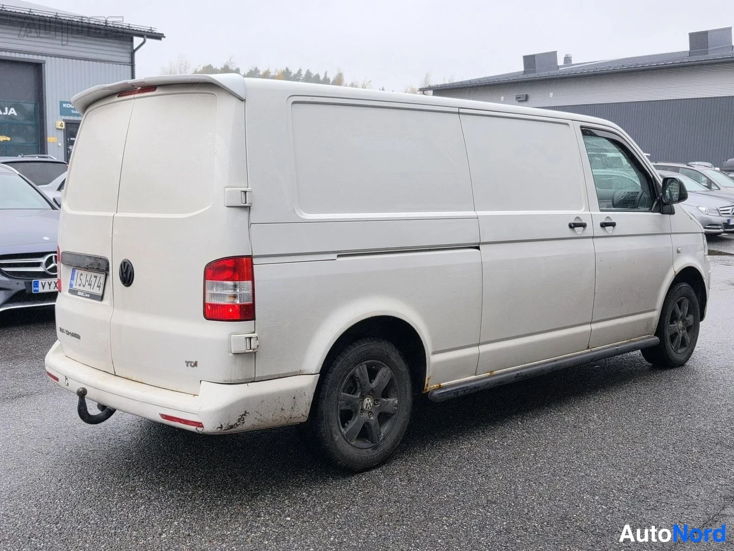 Valkoinen Volkswagen Transporter 2014, takaviisto, kuva 6