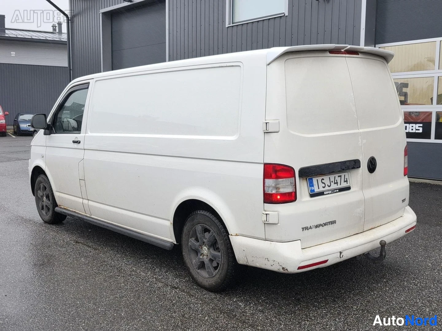Valkoinen Volkswagen Transporter 2014, takaviisto, kuva 7