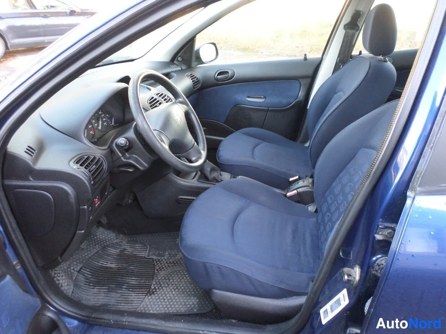 Sininen Peugeot 206 2005, ohjaamo, kuva 9