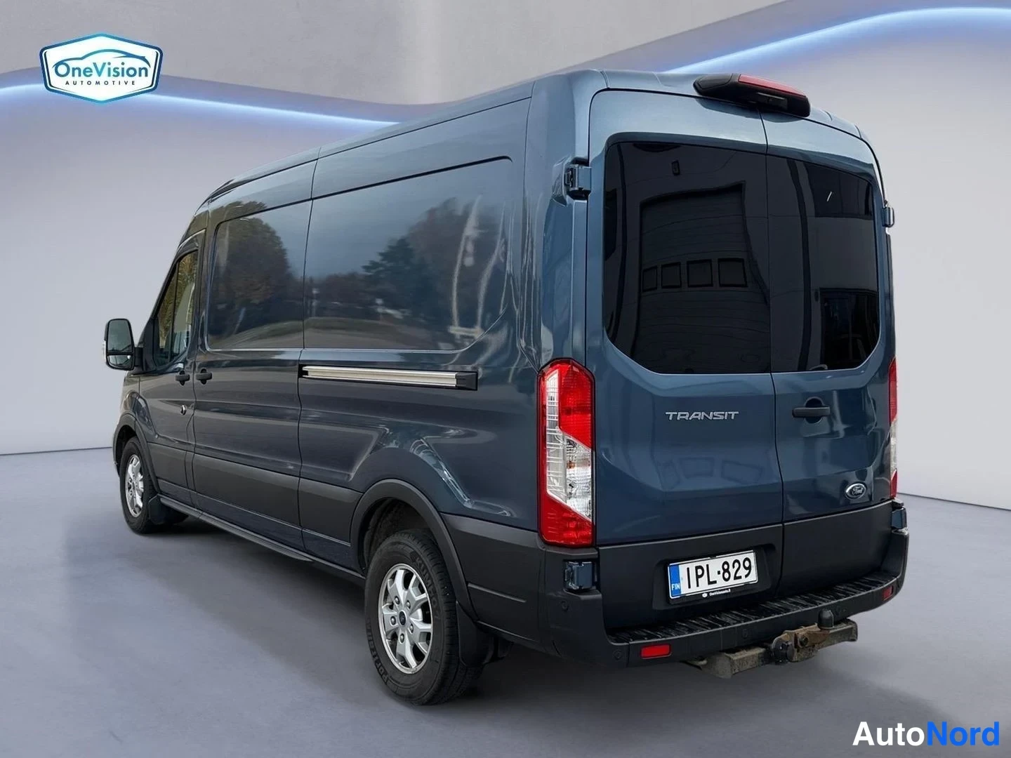 Sininen Ford Transit 2022, takaviisto, kuva 6