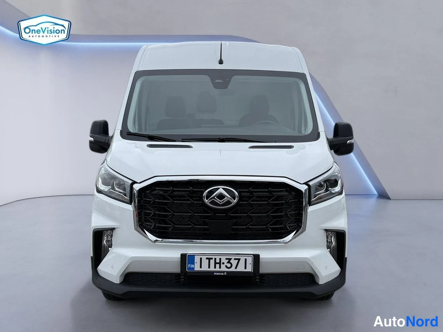 Valkoinen Maxus Deliver 9 2026, edestä, kuva 5