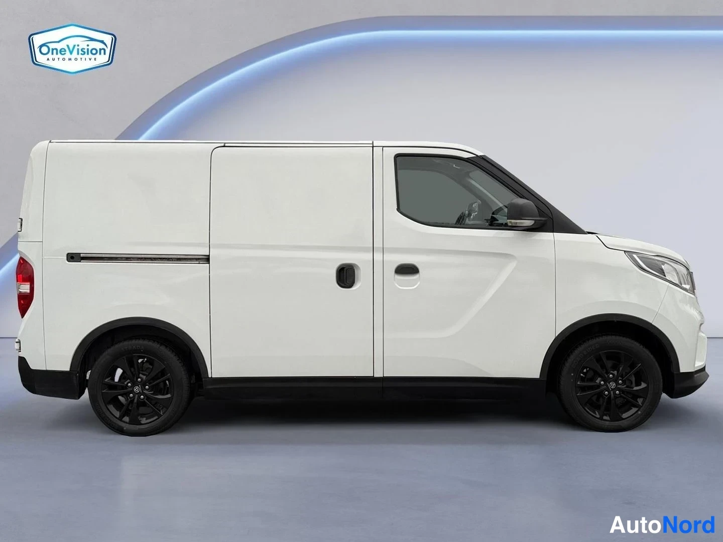 Valkoinen Maxus e-Deliver 3 2022, sivulta, kuva 5