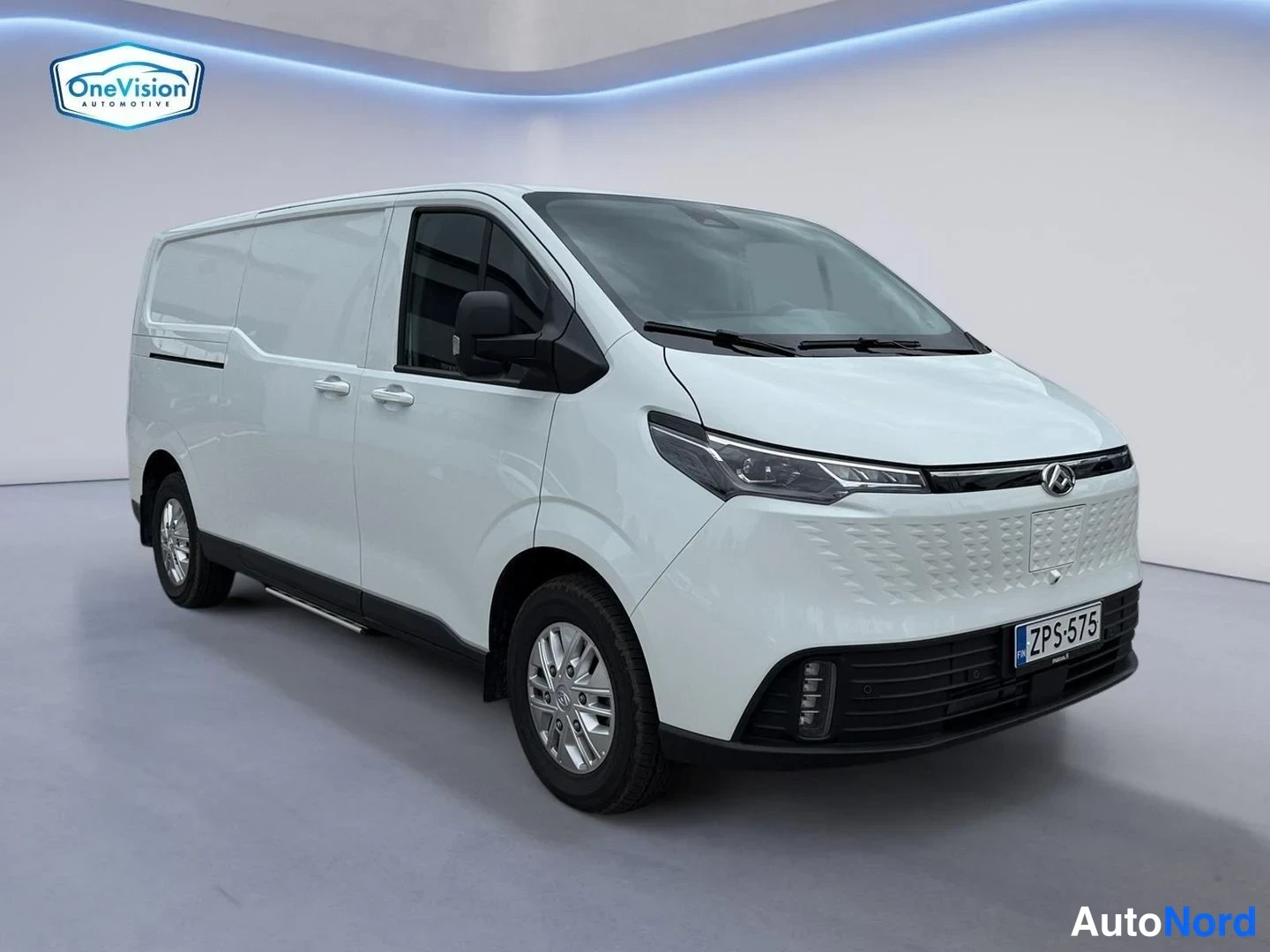 Valkoinen Maxus Deliver 7 2026, etuviisto, keula oikealle, kuva 3