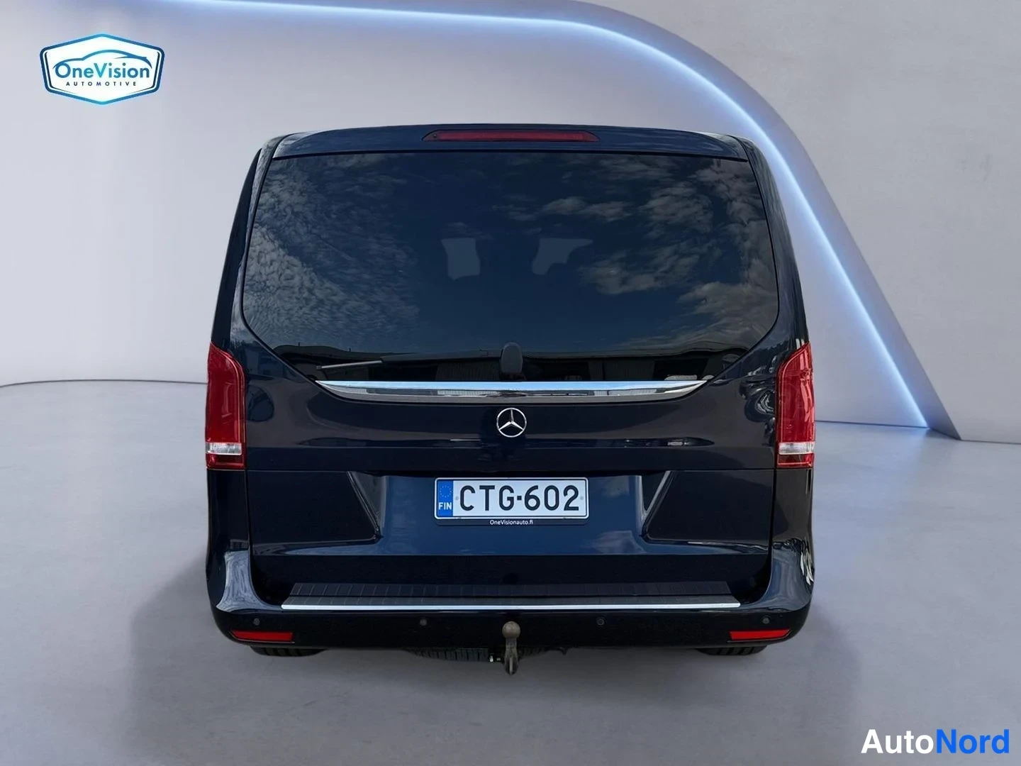Musta Mercedes-Benz V 250 CDI 2015, takaa, kuva 8