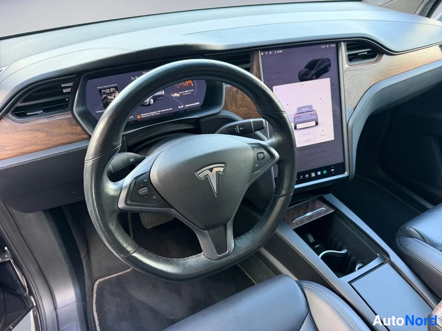 Harmaa Tesla Model X 2021, ohjaamo, kuva 11
