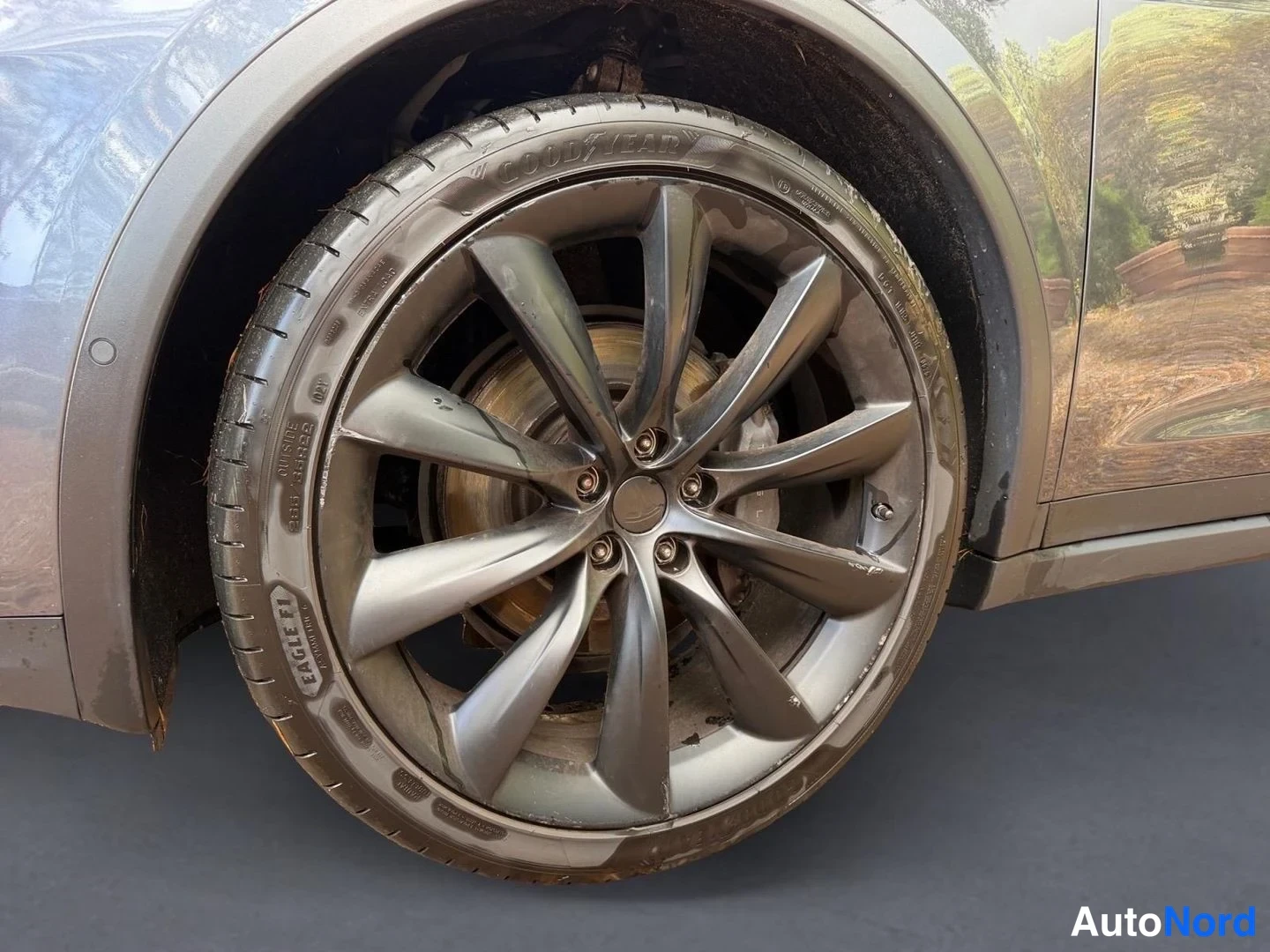 Harmaa Tesla Model X 2021, yksityiskohta, kuva 14