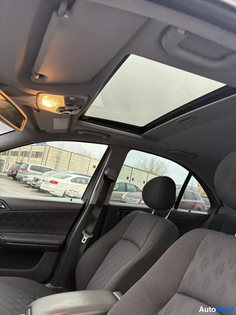 Harmaa Mercedes-Benz C 200 2000, yksityiskohta, kuva 9