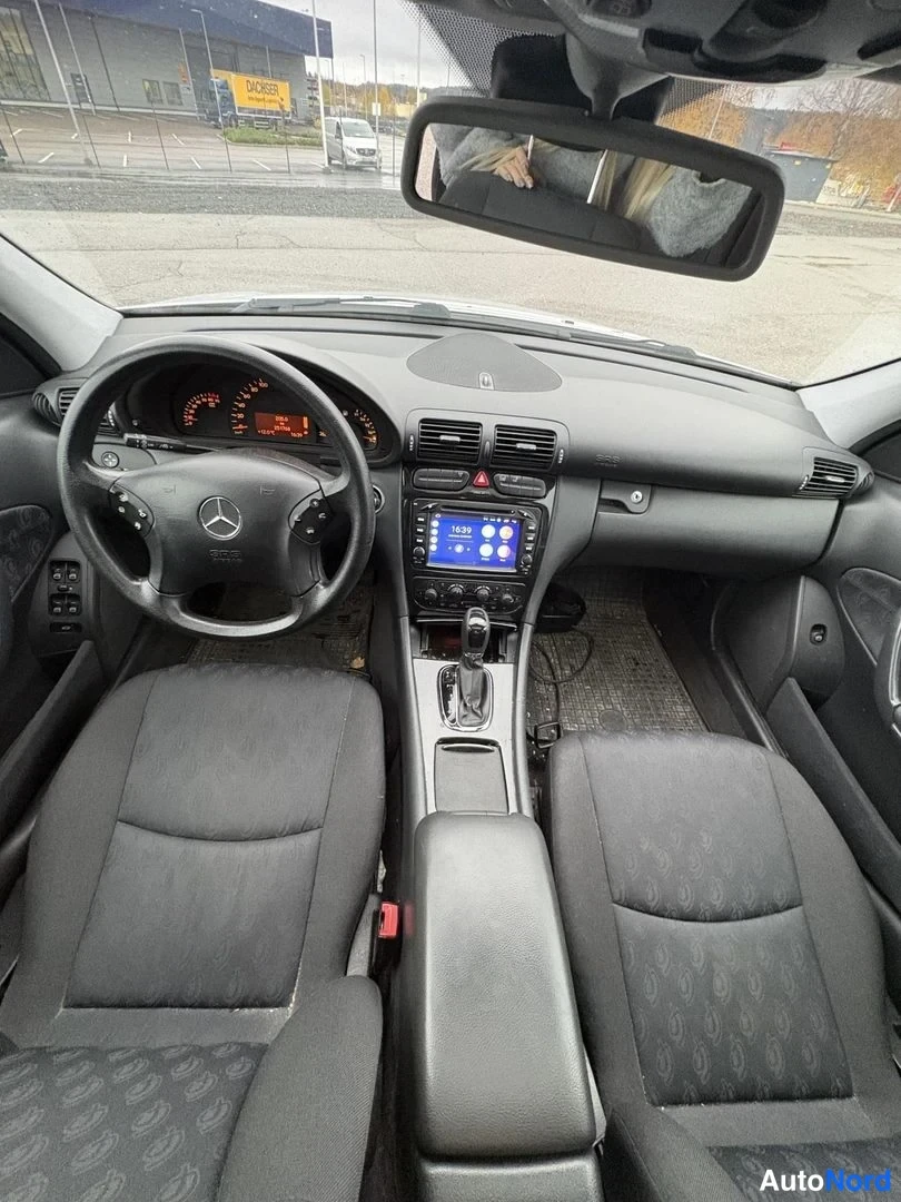 Harmaa Mercedes-Benz C 200 2000, ohjaamo, kuva 6