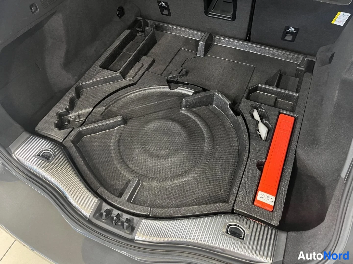 Harmaa Ford Mondeo 2020, tavaratila, kuva 13