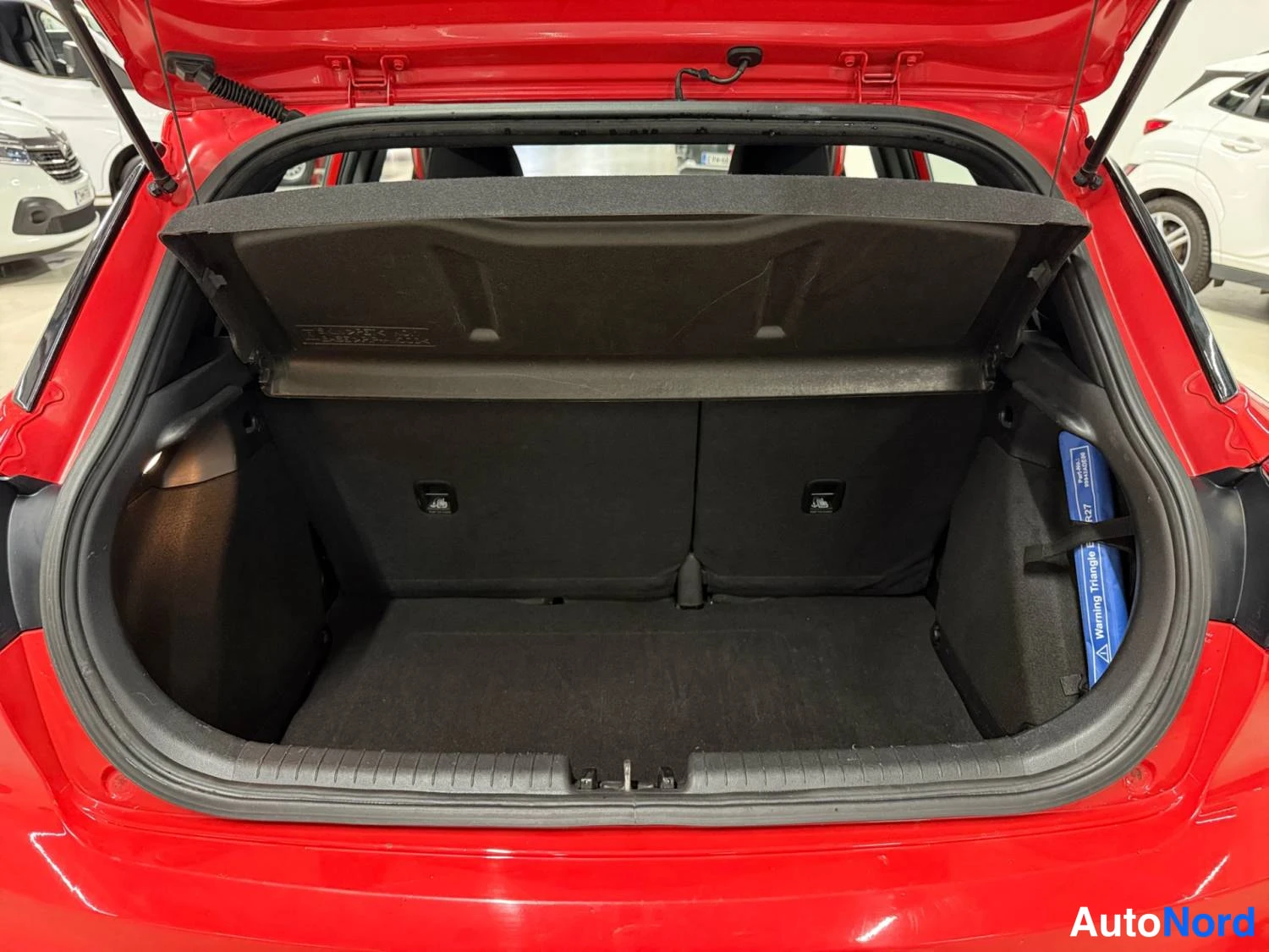 Punainen Hyundai I20 2020, tavaratila, kuva 14