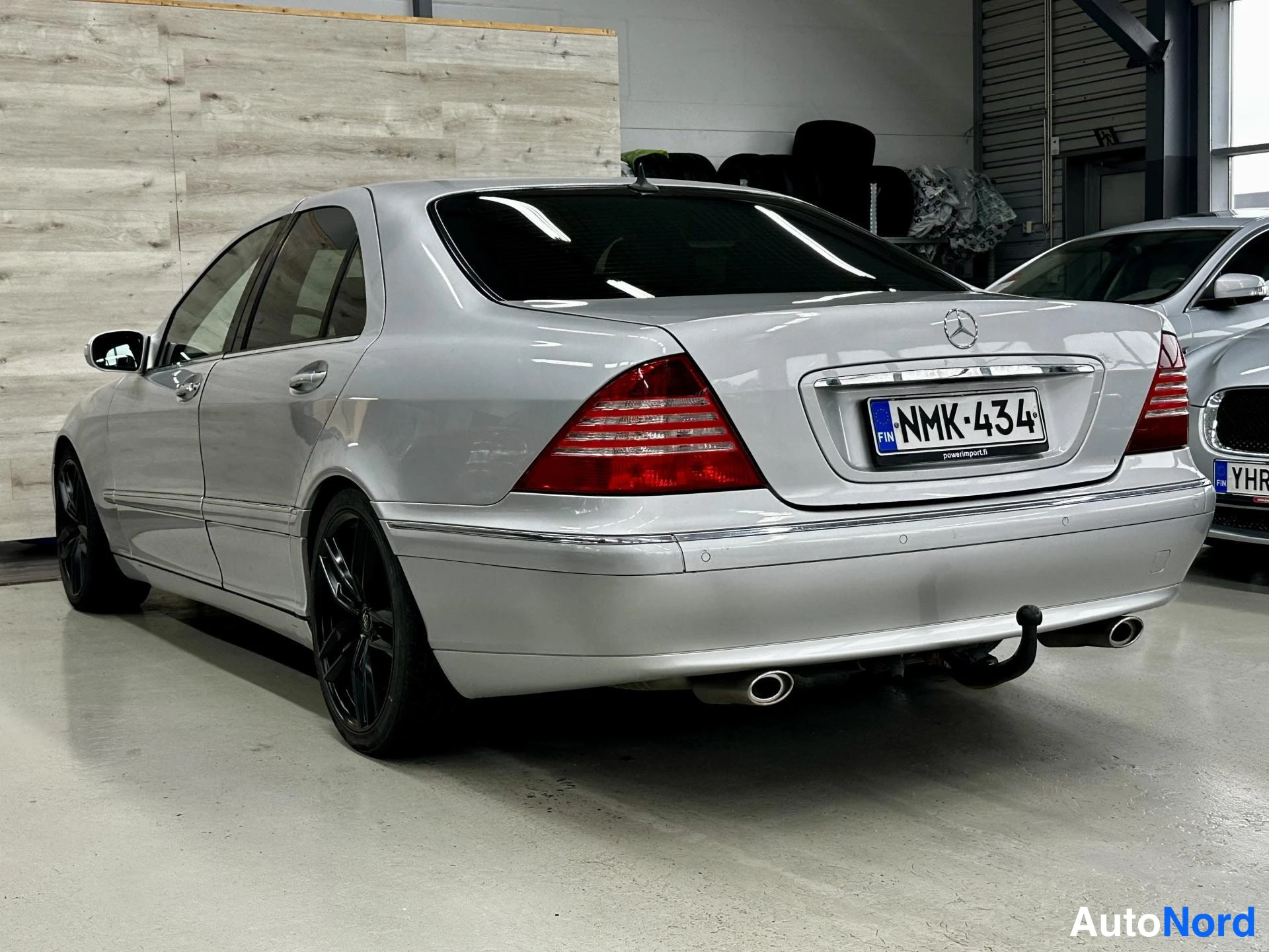 Silver Mercedes-Benz S 350 2005, snett bakifrån, bild 5