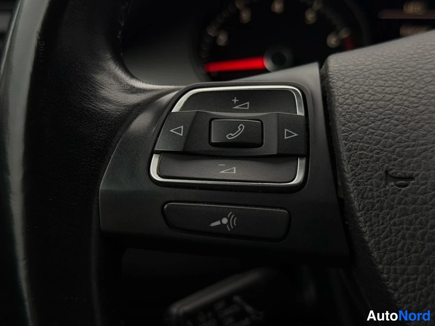 Black Volkswagen Passat Variant 2010, detail, photo 10
