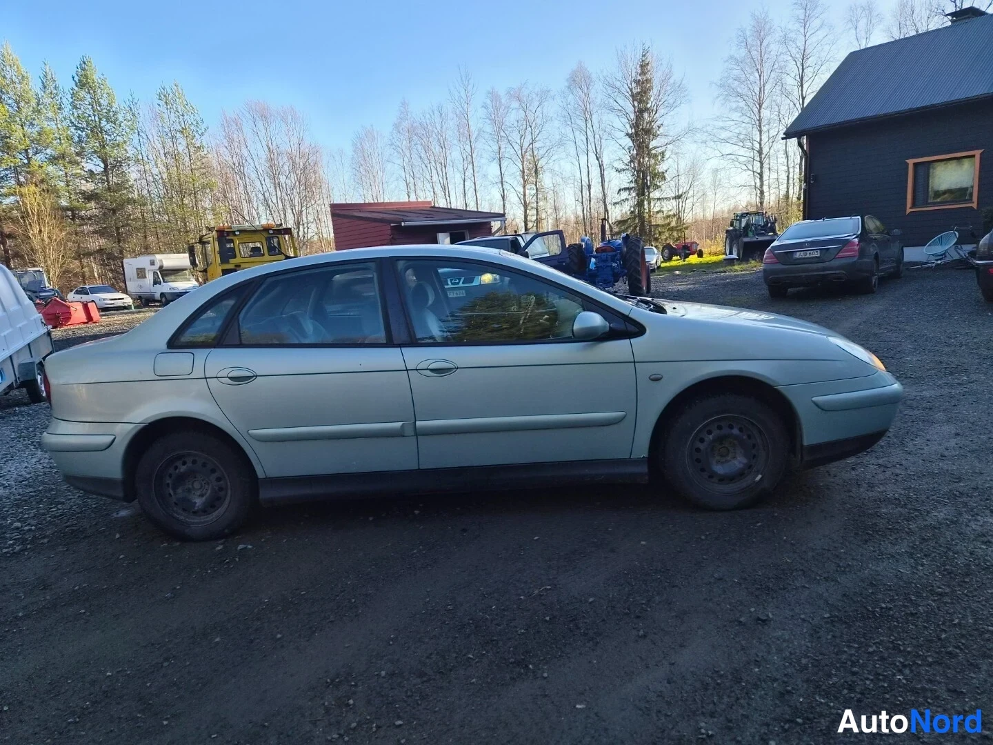 Grå Citroen C5 2003, från sidan, bild 6