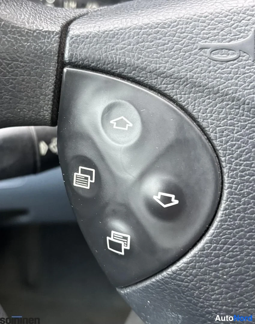 Grå Mercedes-Benz E 200 2004, detalj, bild 15