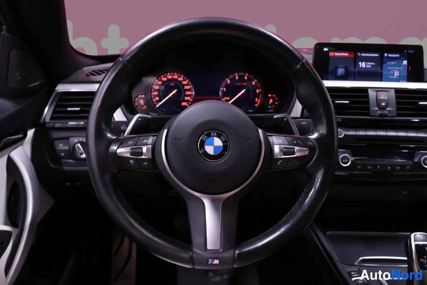 Harmaa BMW 440i xDrive 2019, ohjaamo, kuva 9