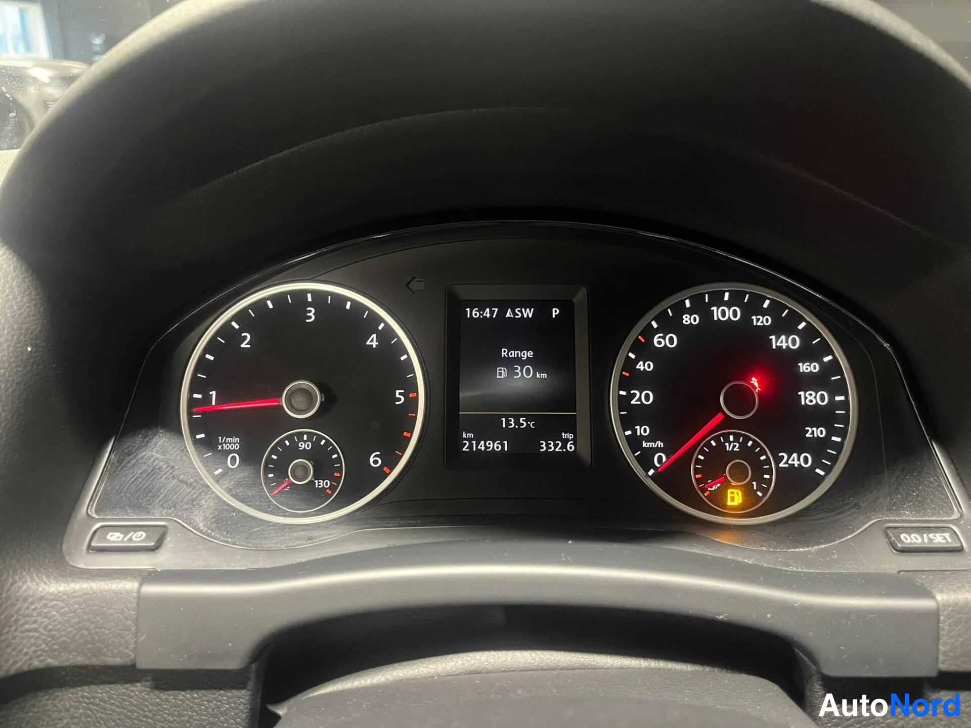 Musta Volkswagen Tiguan 2015, yksityiskohta, kuva 7
