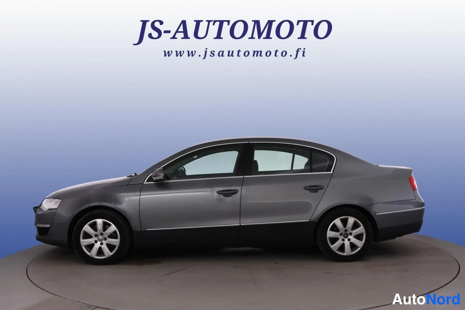 Harmaa Volkswagen Passat 2005, etuviisto, keula vasemmalle, kuva 2